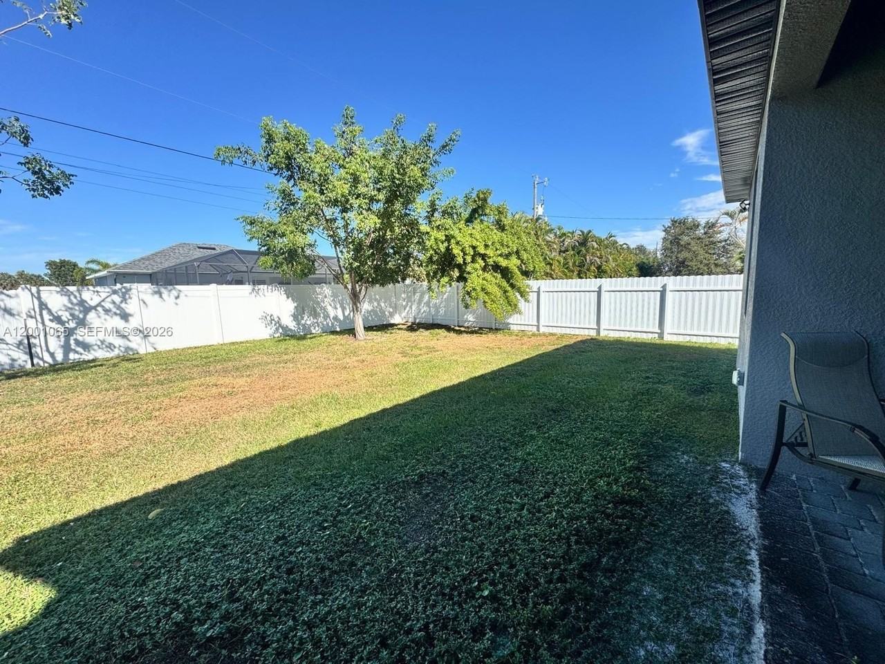 209 Se 26th Ter #NA - Photo 3 of 21
