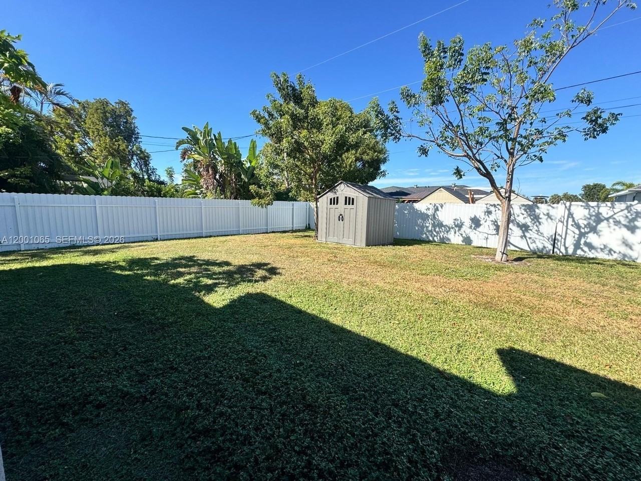 209 Se 26th Ter #NA - Photo 4 of 21