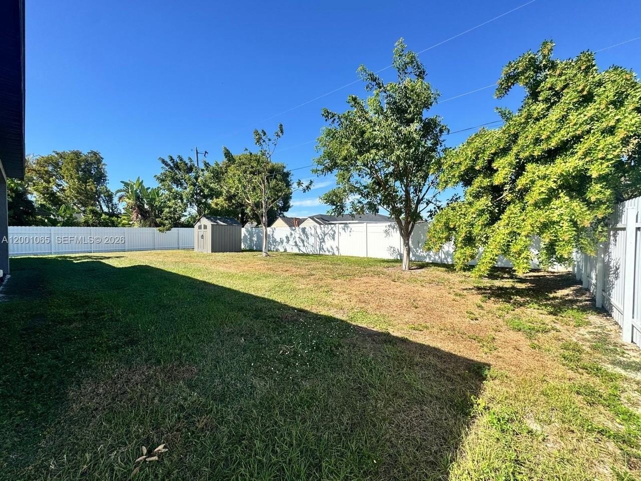 209 Se 26th Ter #NA - Photo 6 of 21