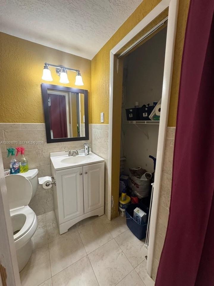 5501 Sw 89th Ave #2 - Photo 5 of 12