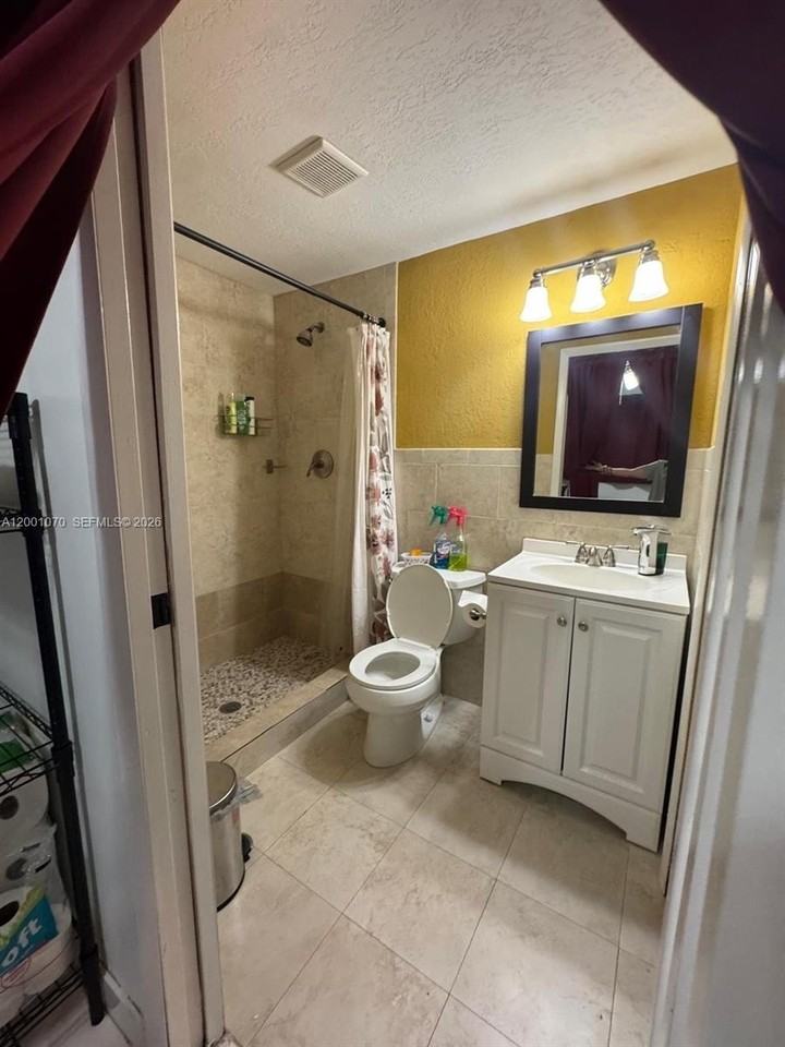 5501 Sw 89th Ave #2 - Photo 7 of 12