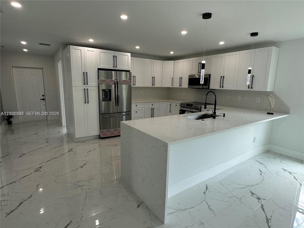 1125 Milwaukee Blvd - Photo 4 of 19