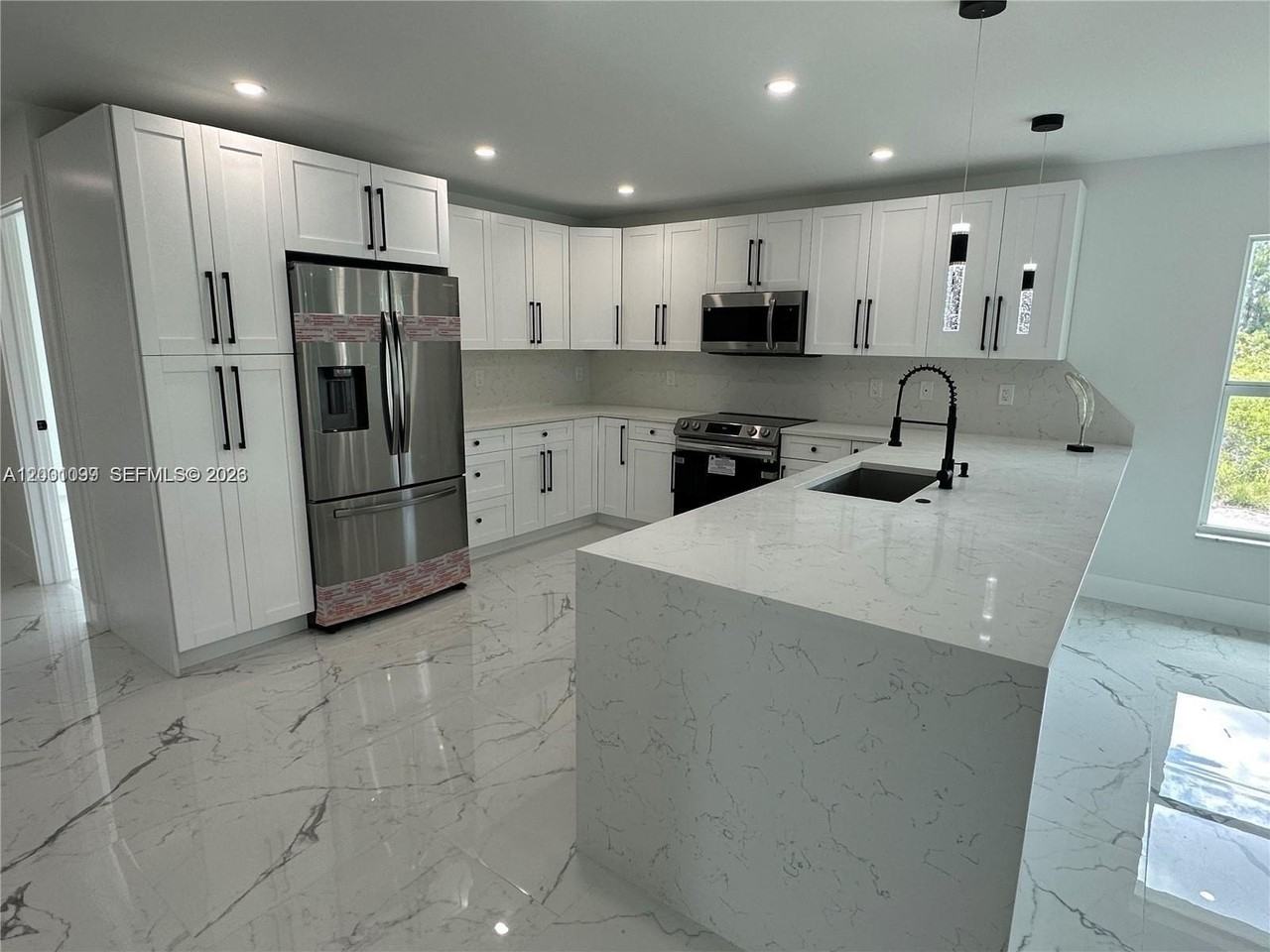 1125 Milwaukee Blvd - Photo 5 of 19