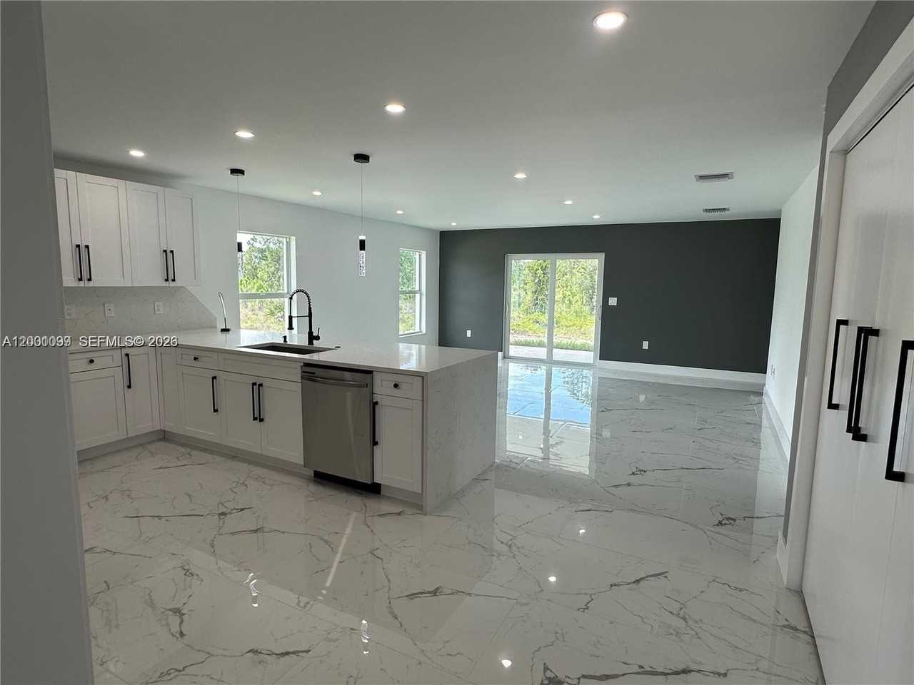 1125 Milwaukee Blvd - Photo 6 of 19