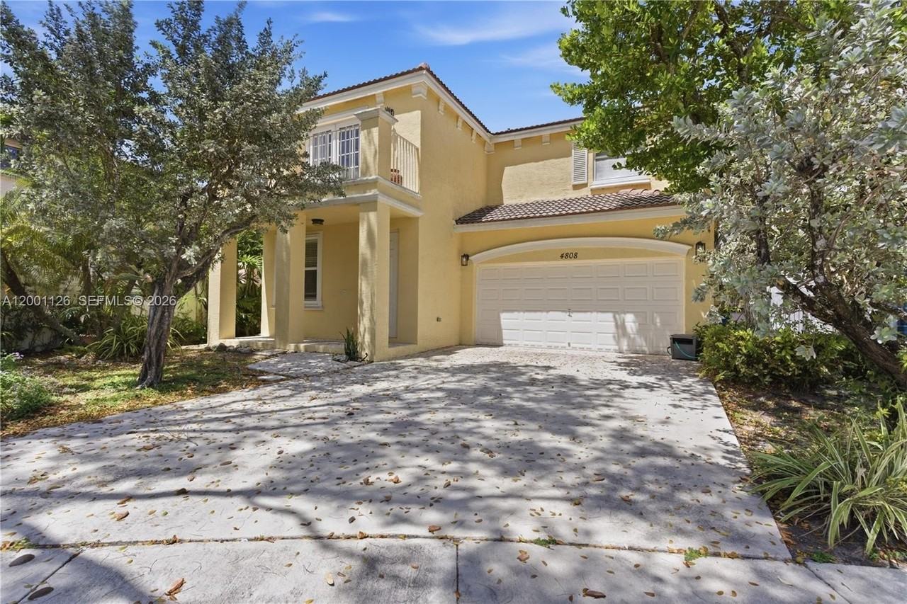 4808 Sw 157th Way #1 - Photo 4 of 40