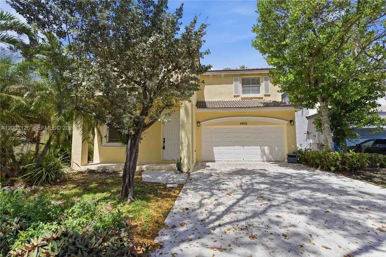 4808 Sw 157th Way #1 - Photo 5 of 40