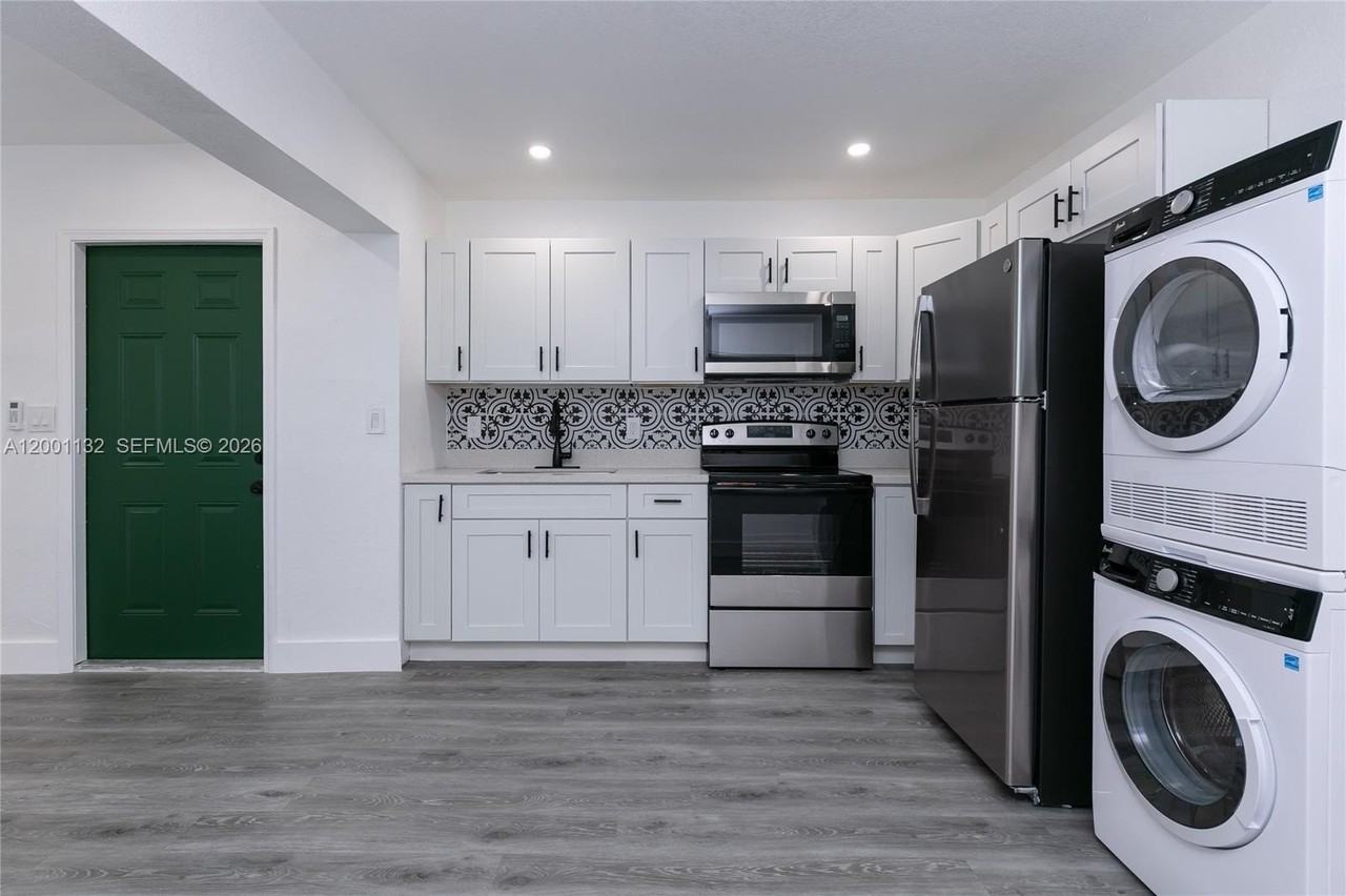 6125 Sw 40th Ct #4 - Photo 5 of 15