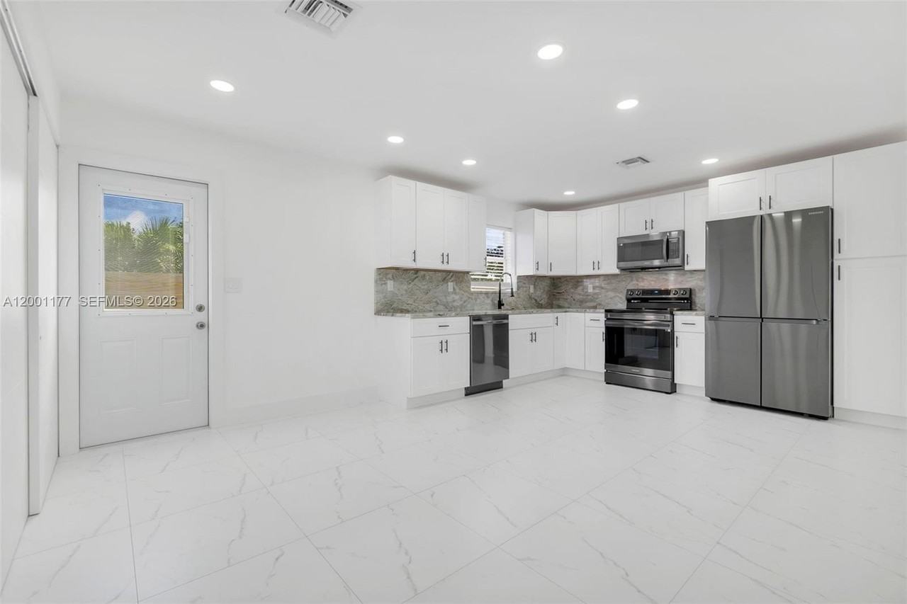 810 Sw 14th Ct - Photo 4 of 25