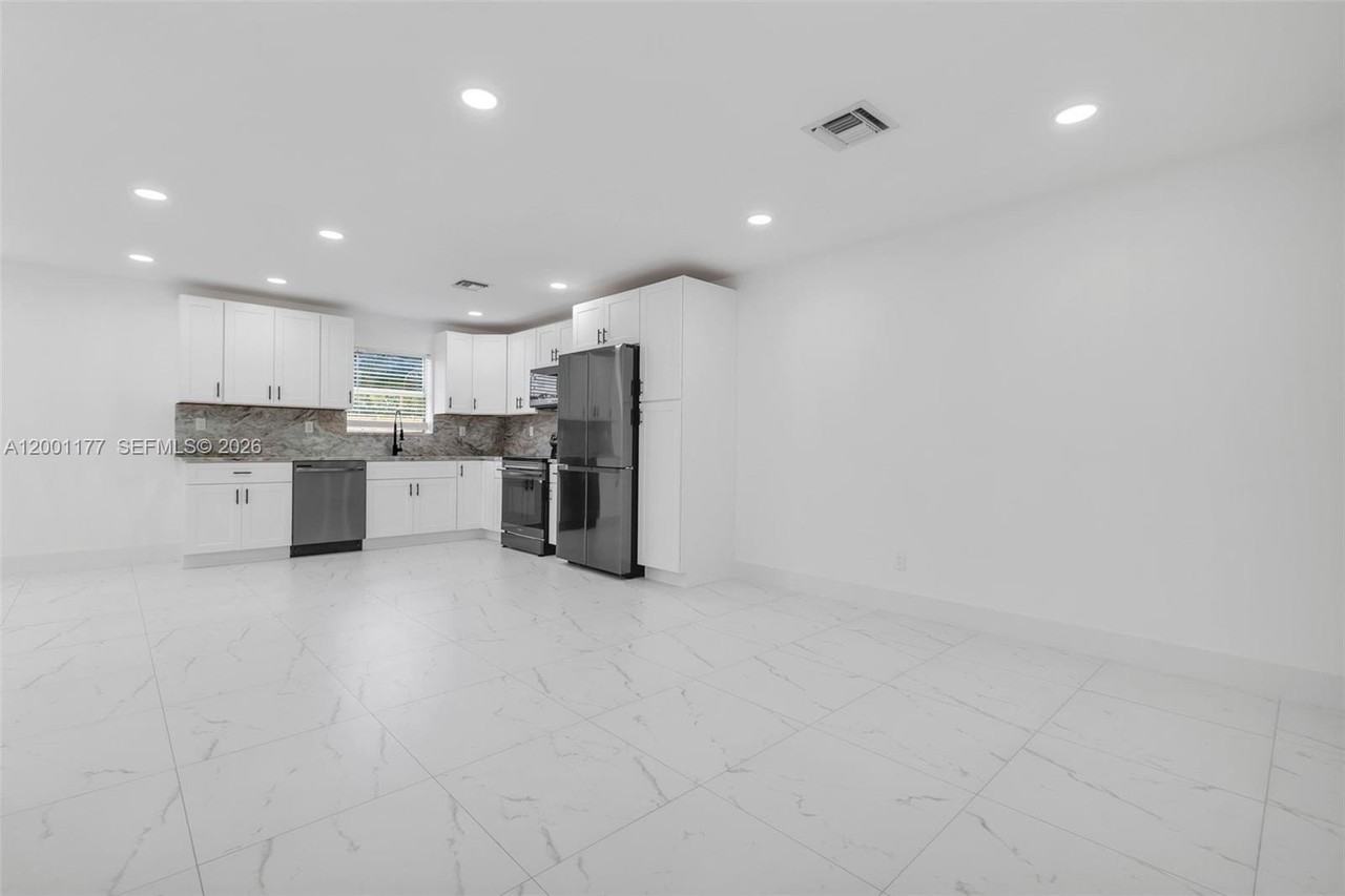 810 Sw 14th Ct - Photo 7 of 25