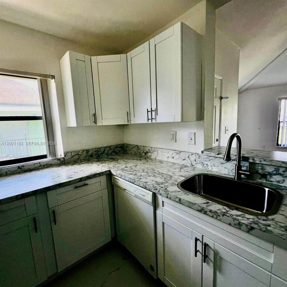 4030 Nw 87th Ave #4030 - Photo 2 of 25