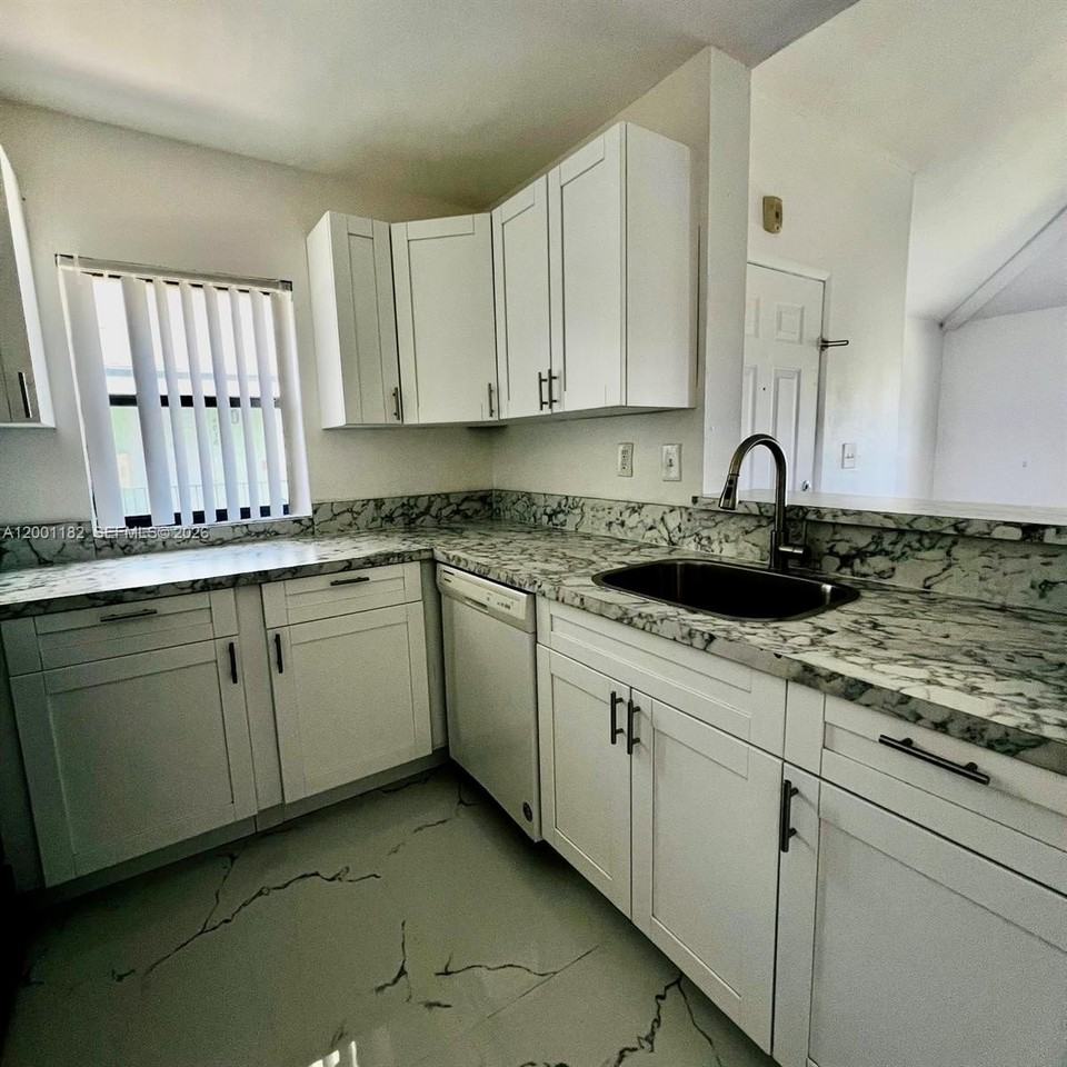 4030 Nw 87th Ave #4030 - Photo 3 of 25