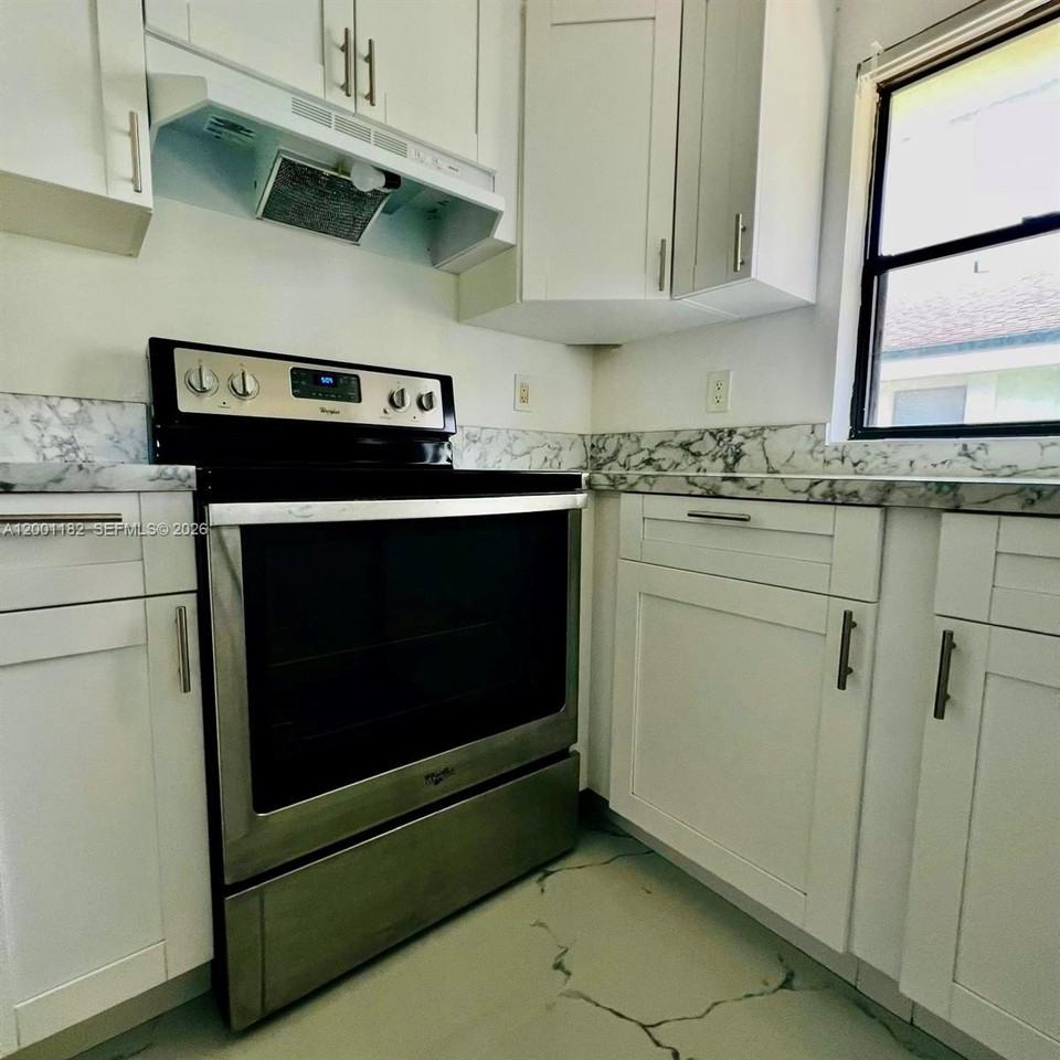 4030 Nw 87th Ave #4030 - Photo 4 of 25