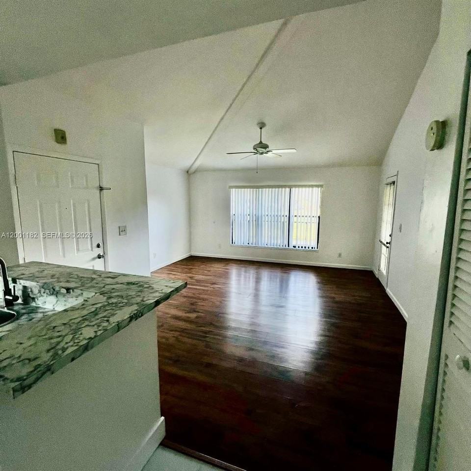 4030 Nw 87th Ave #4030 - Photo 7 of 25