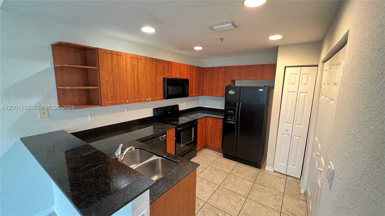 10885 Nw 89th Ter #221 - Photo 6 of 23