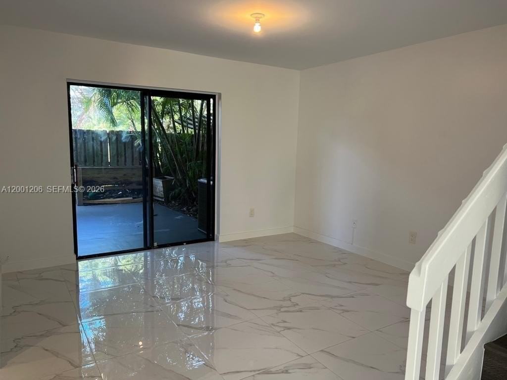 1125 Ne 210th Ter - Photo 6 of 22