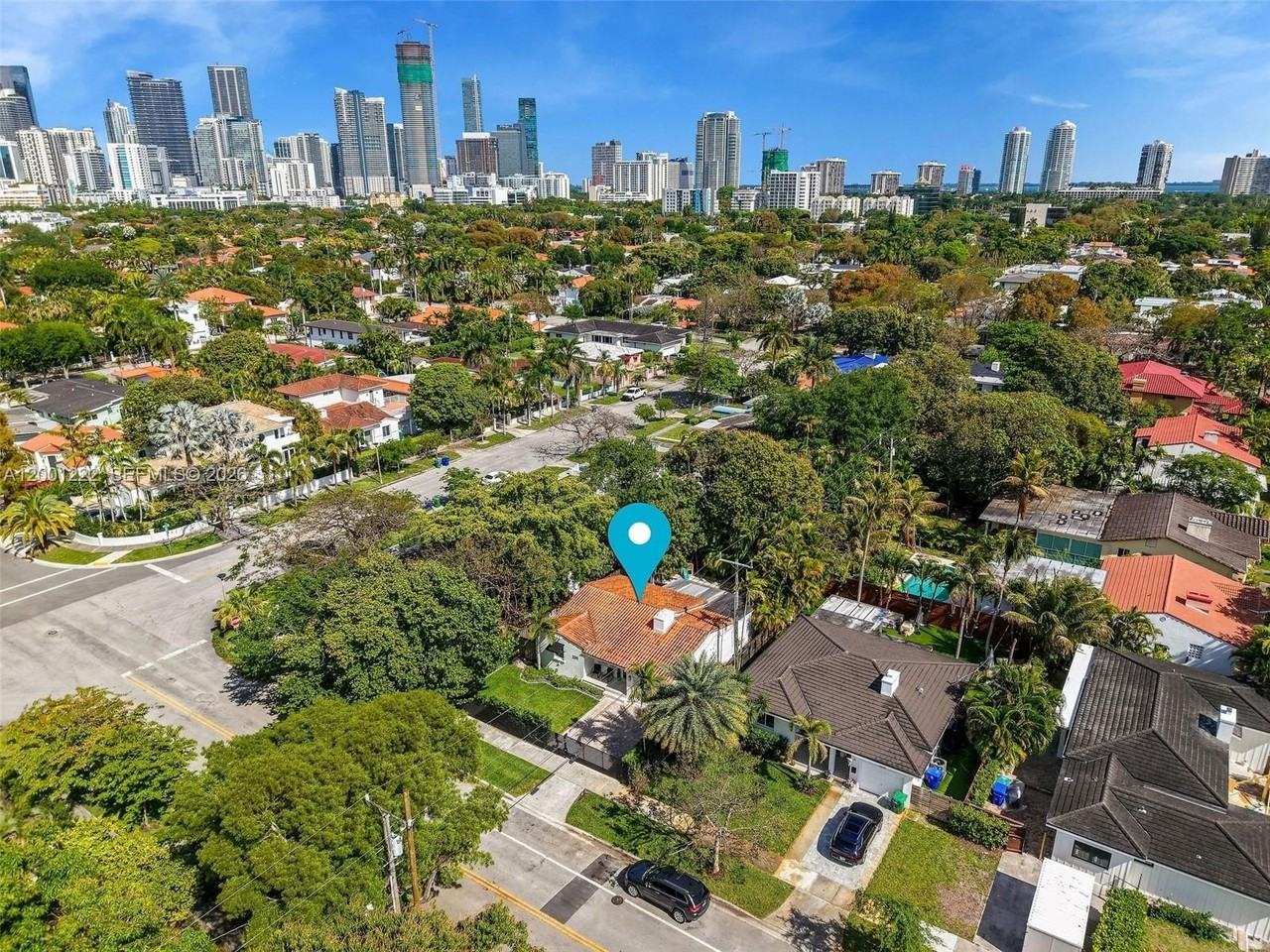 2311 Sw 9th Ave - Photo 2 of 34