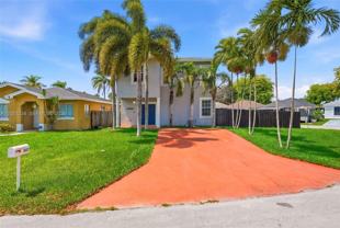 902 Sw 8th Pl #0 - Photo 1 of 1