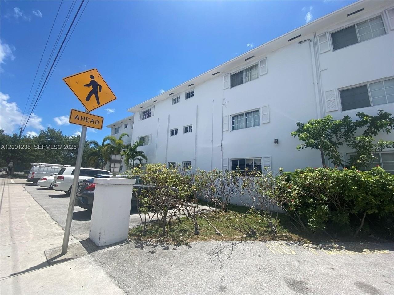 13700 Ne 6th Ave #205 - Photo 3 of 18