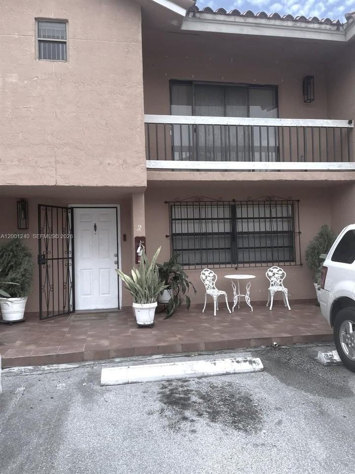 520 Nw 109th Ave #602 - Photo 5 of 33