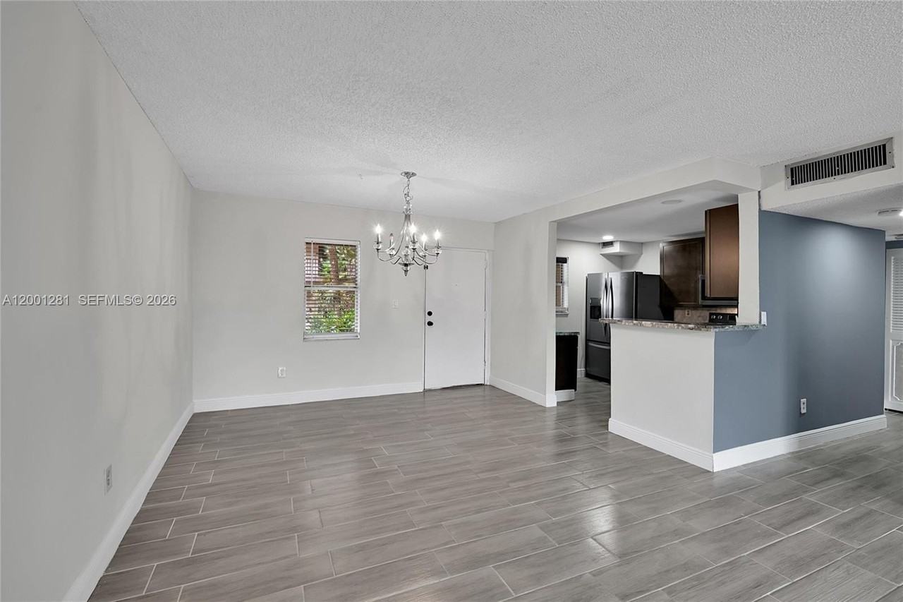 2850 Somerset Dr #105L - Photo 2 of 7