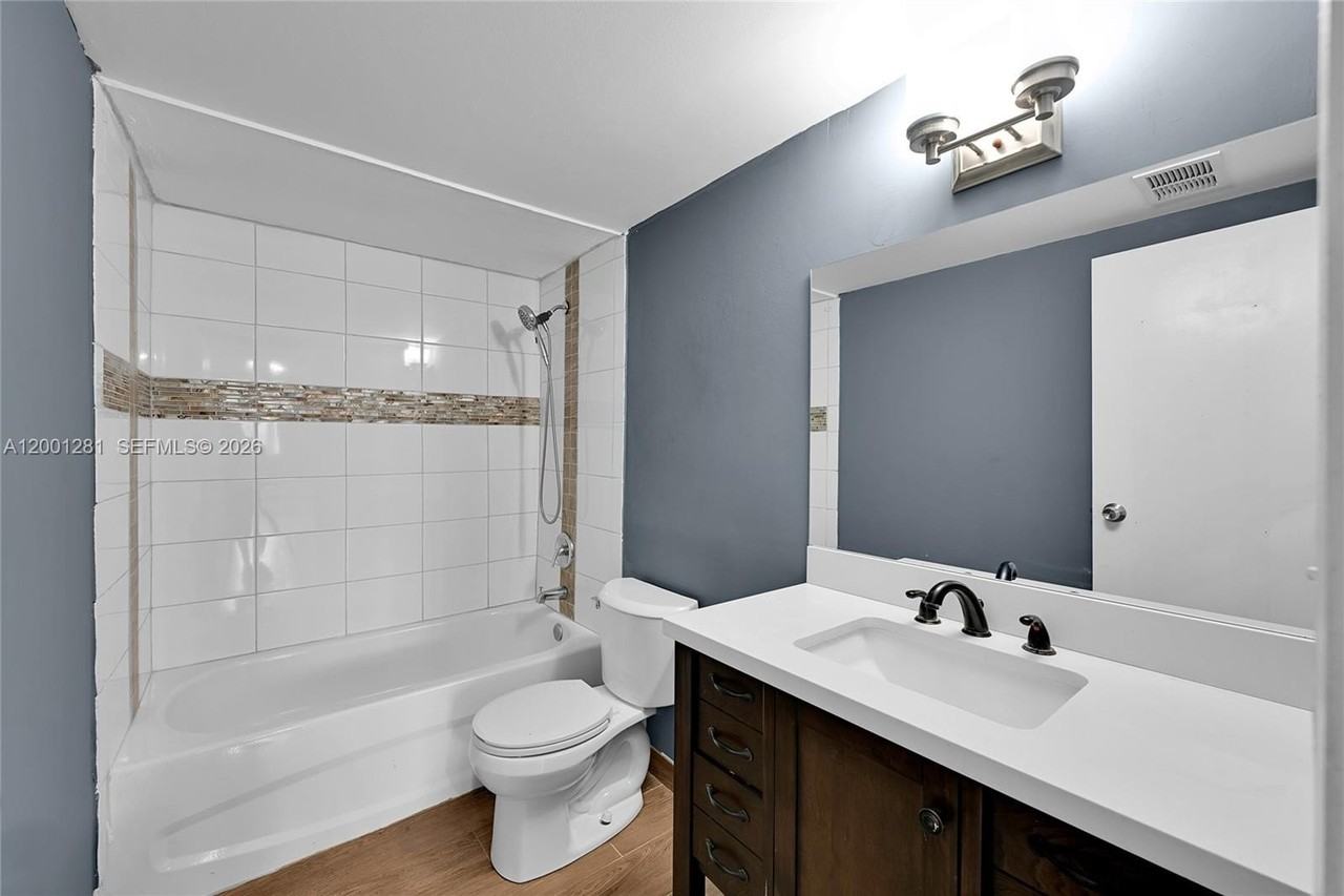 2850 Somerset Dr #105L - Photo 6 of 7