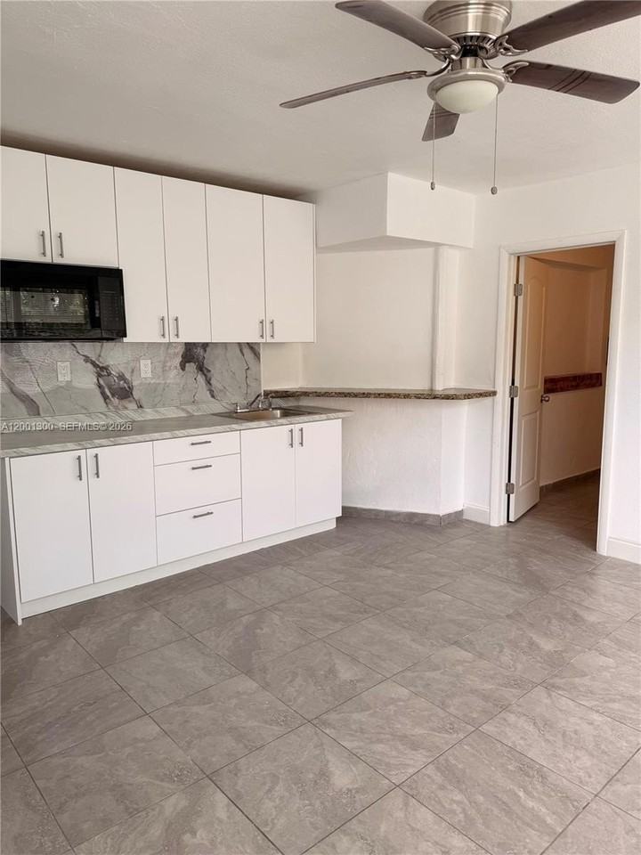 6613 Evergreen Dr #B - Photo 6 of 13