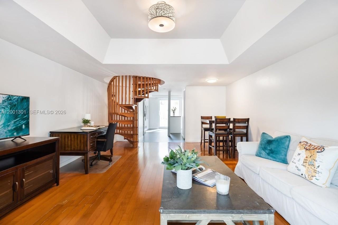 635 Euclid Ave #225 - Photo 2 of 22