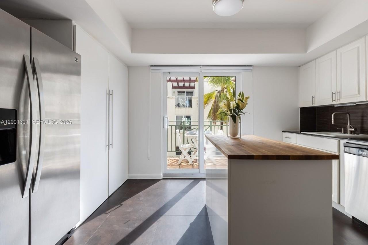 635 Euclid Ave #225 - Photo 4 of 22