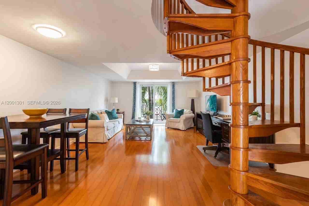 635 Euclid Ave #225 - Photo 5 of 22