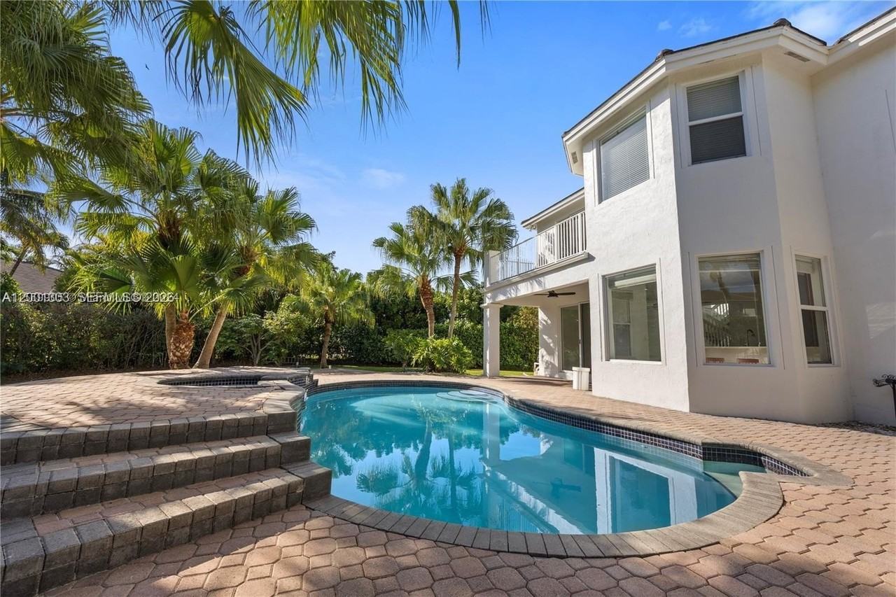 16449 Sw 84th Pl - Photo 2 of 50