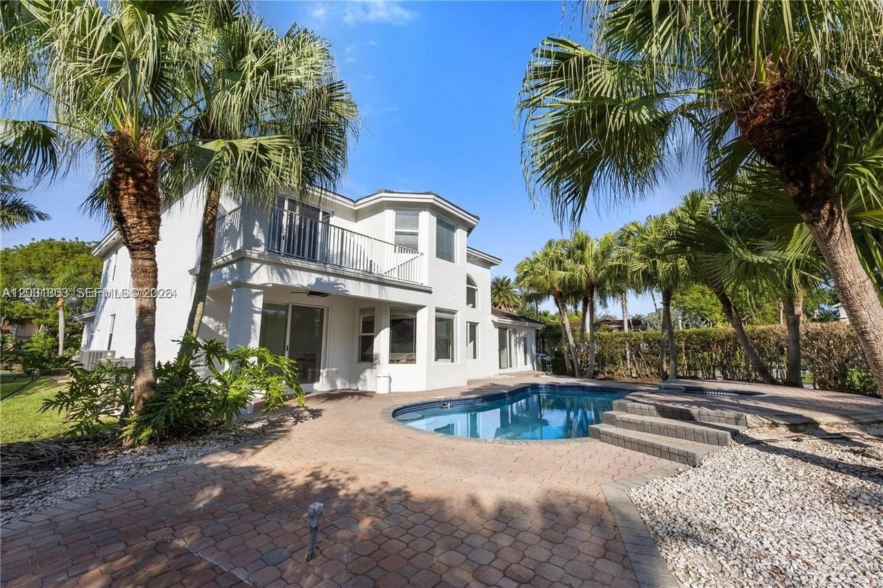 16449 Sw 84th Pl - Photo 5 of 50