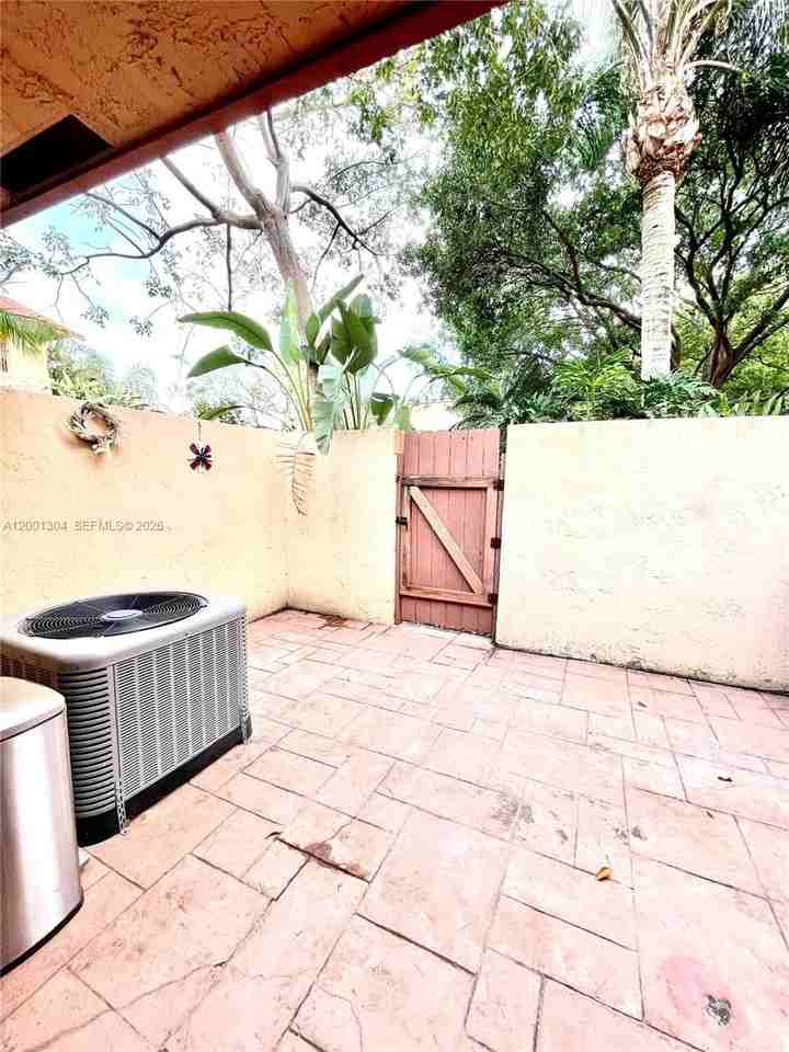 11288 Sw 9th Ct - Photo 4 of 11