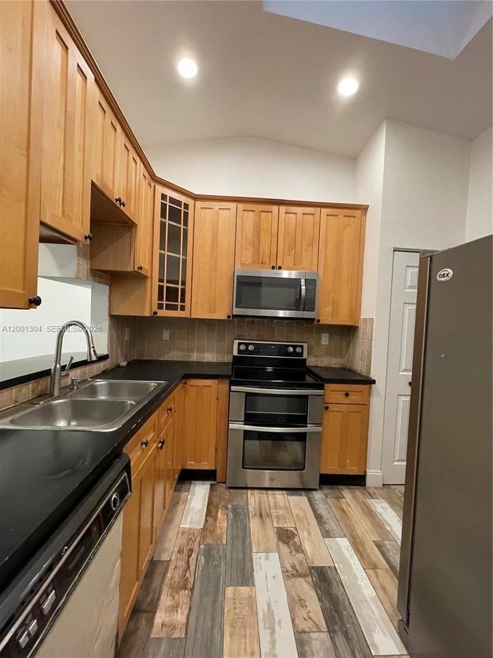 11288 Sw 9th Ct - Photo 6 of 11