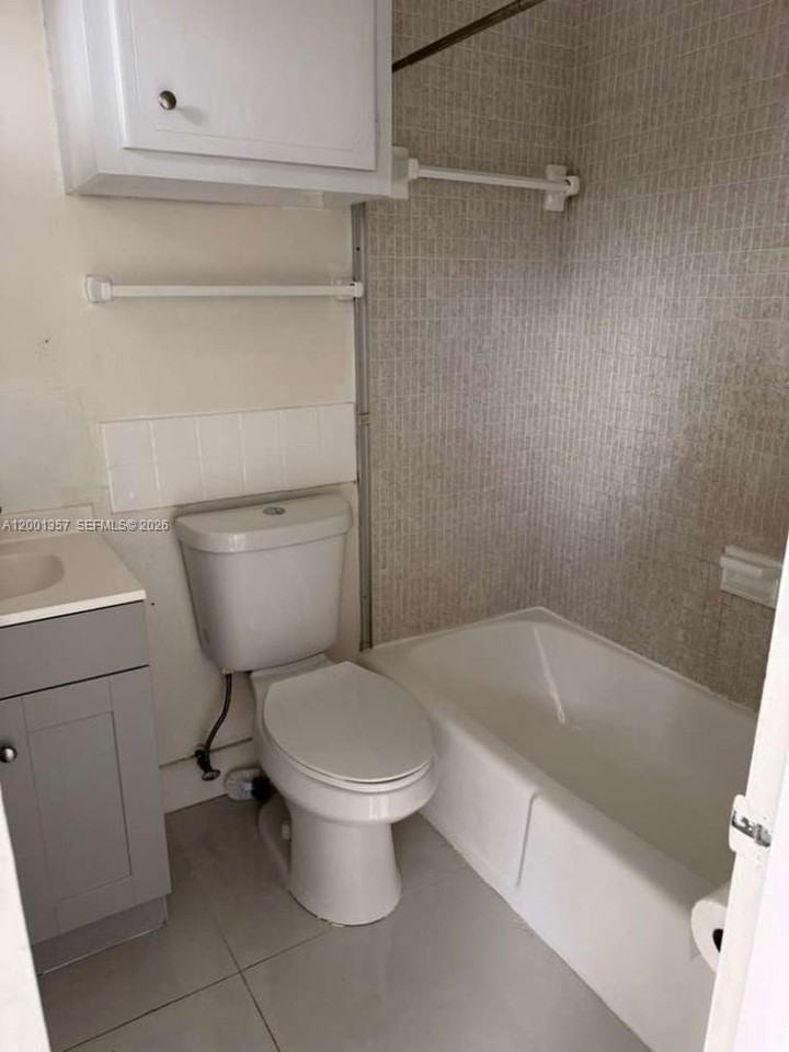 2430 Ne 135th St #300 - Photo 3 of 13