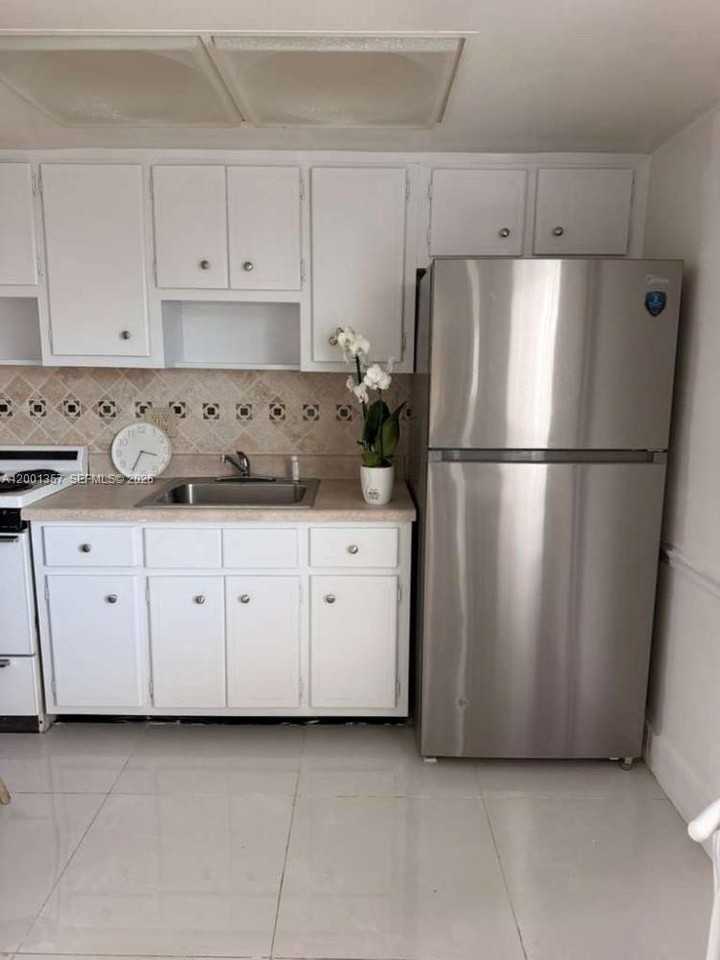 2430 Ne 135th St #300 - Photo 4 of 13