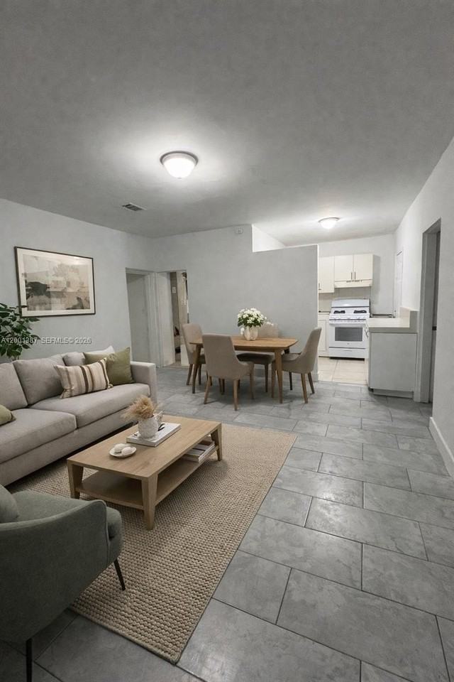 413 Nw 33rd St #A - Photo 2 of 8