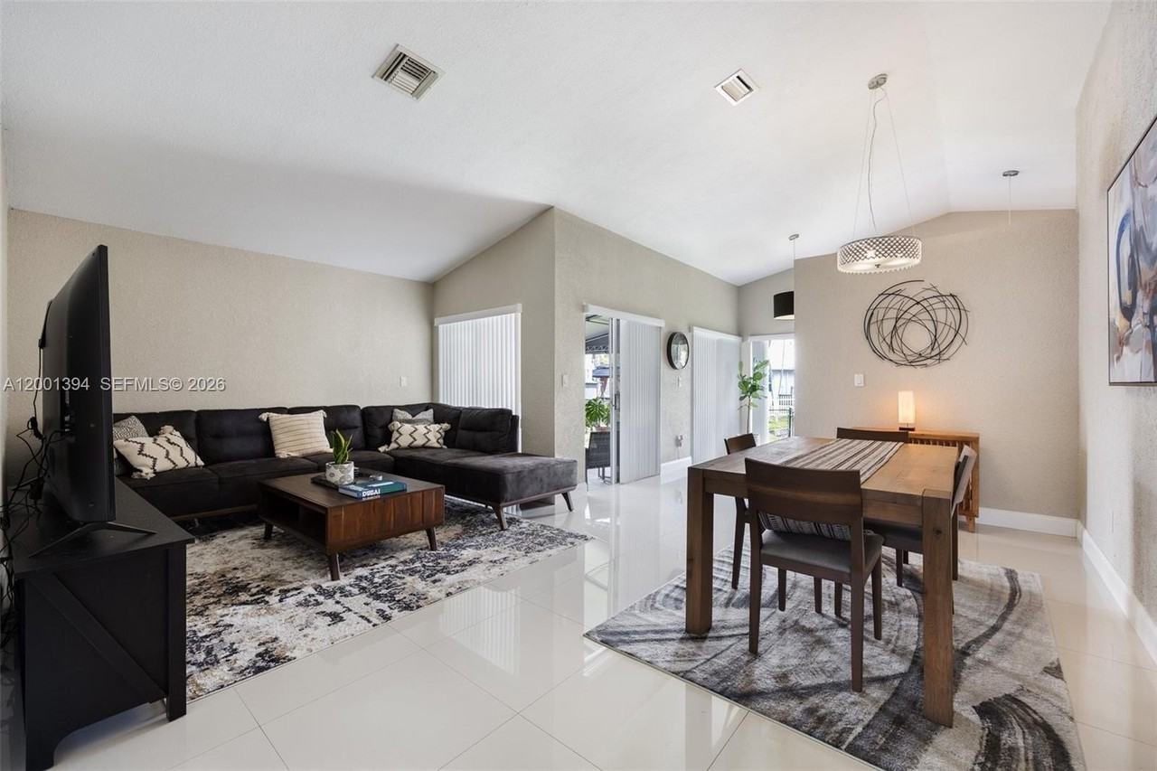 3506 Nw 79th Way - Photo 3 of 16