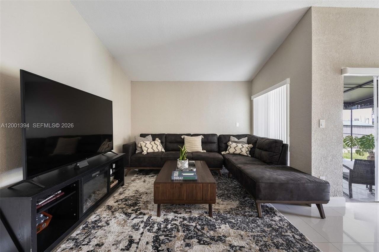3506 Nw 79th Way - Photo 4 of 16