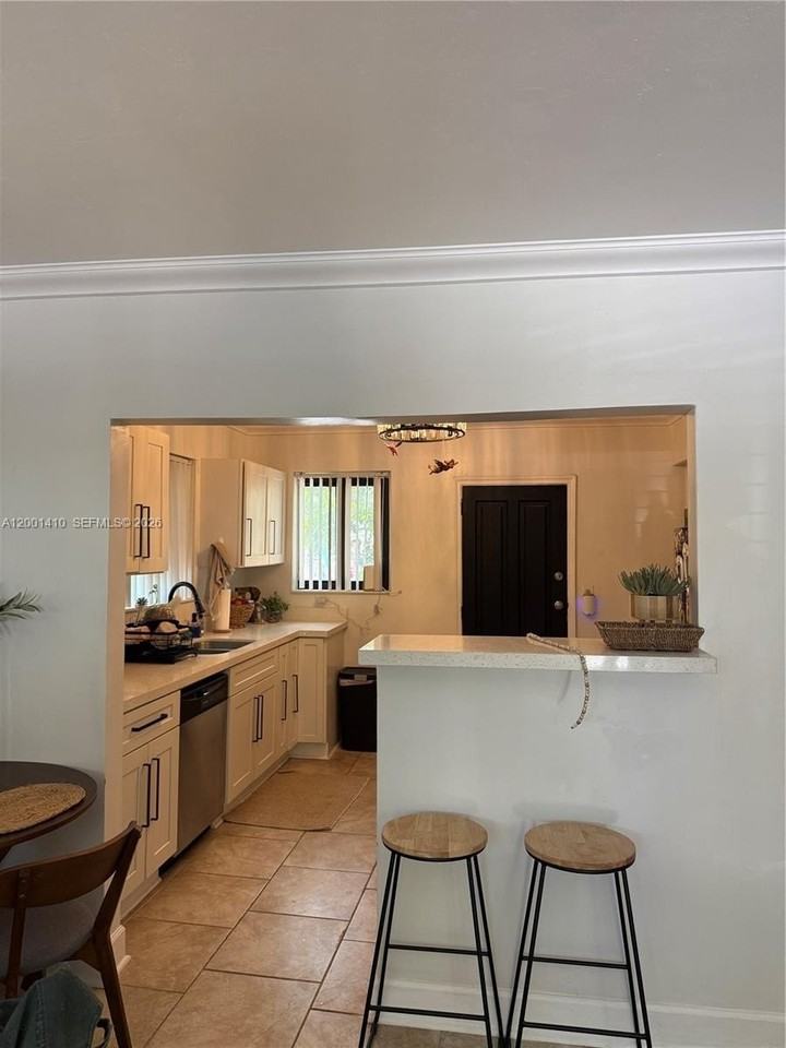 5530 Nw Miami Ct - Photo 4 of 50