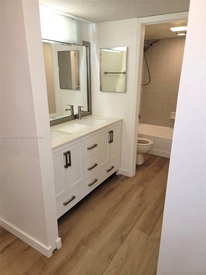 11905 Nw 11th St #11905 - Photo 2 of 5