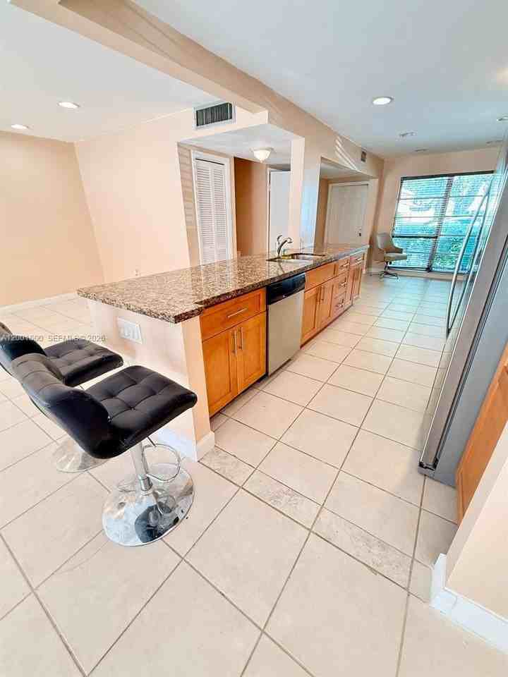 2750 N 34th Ave #9D - Photo 4 of 20
