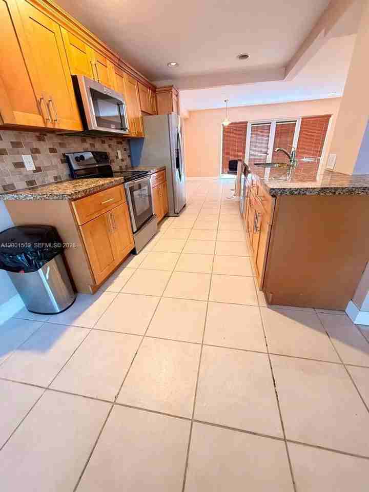 2750 N 34th Ave #9D - Photo 6 of 20