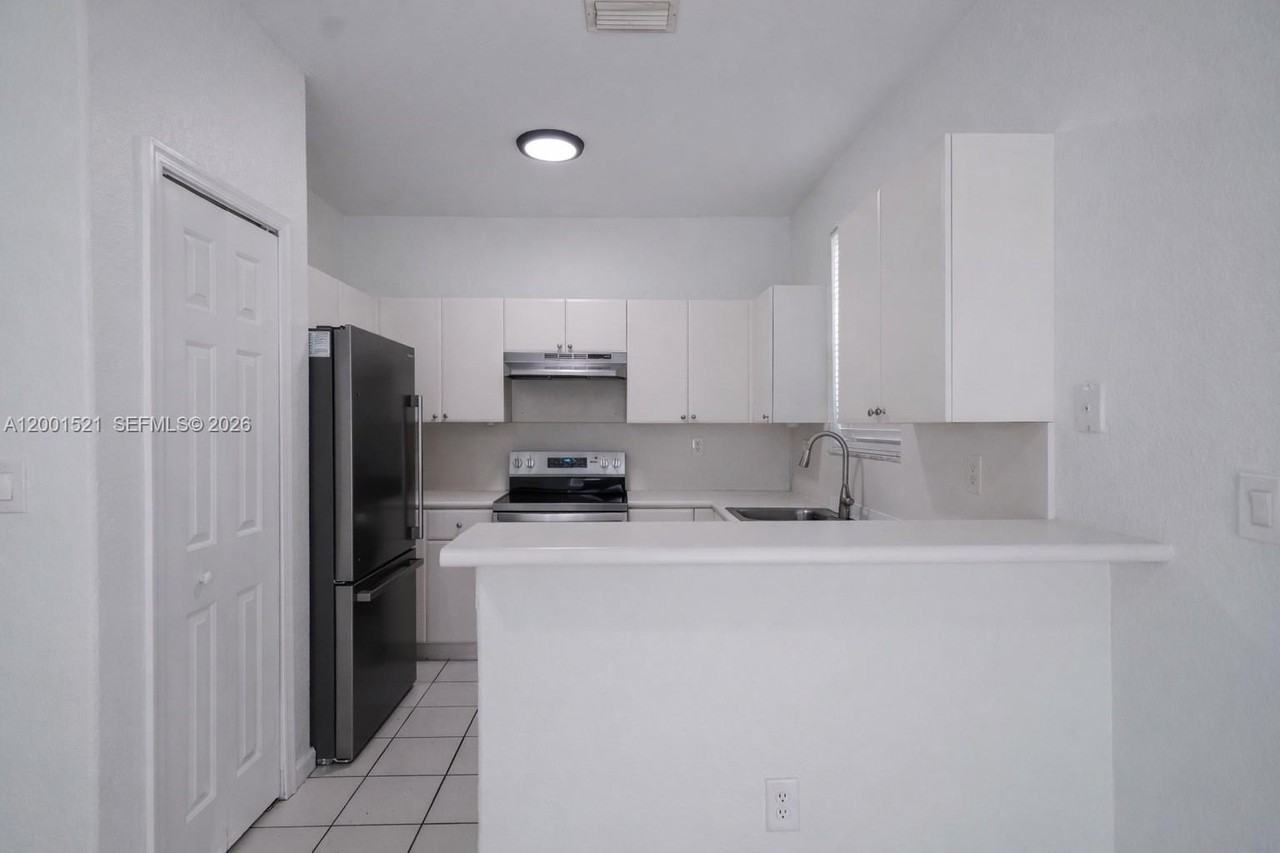 1441 Se 24th Ct #257 - Photo 7 of 18