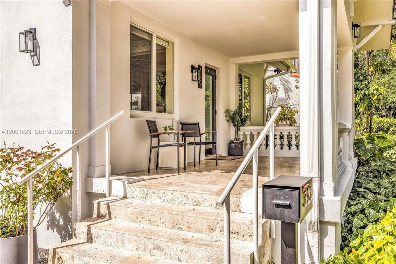 320 Ne 88th St - Photo 6 of 50