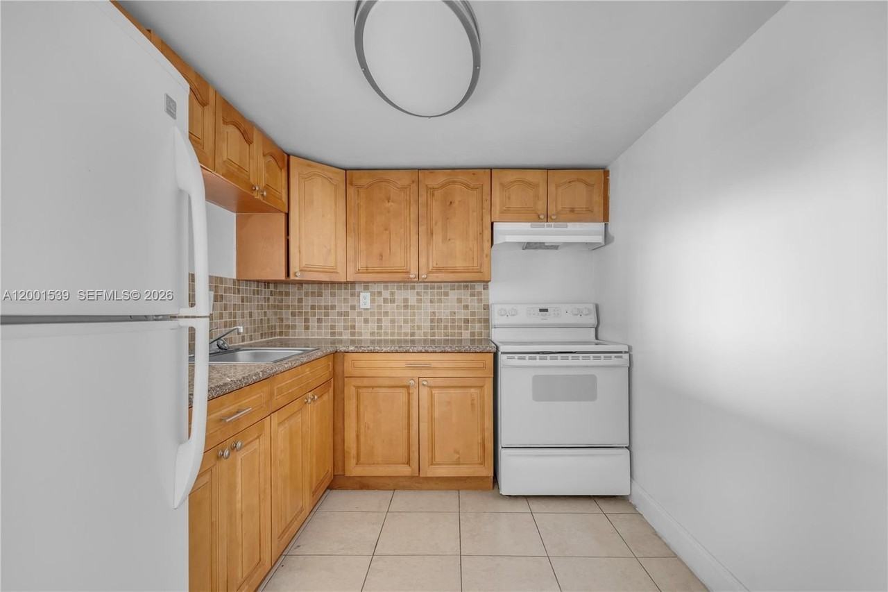9143 Sw 77th Ave #B710 - Photo 6 of 18