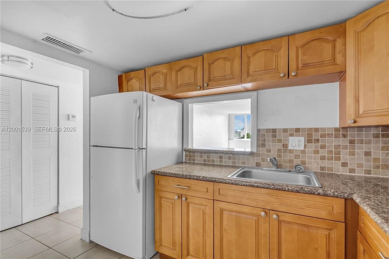 9143 Sw 77th Ave #B710 - Photo 7 of 18