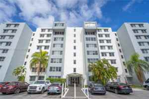 featured image of 9143 Sw 77th Ave #B802