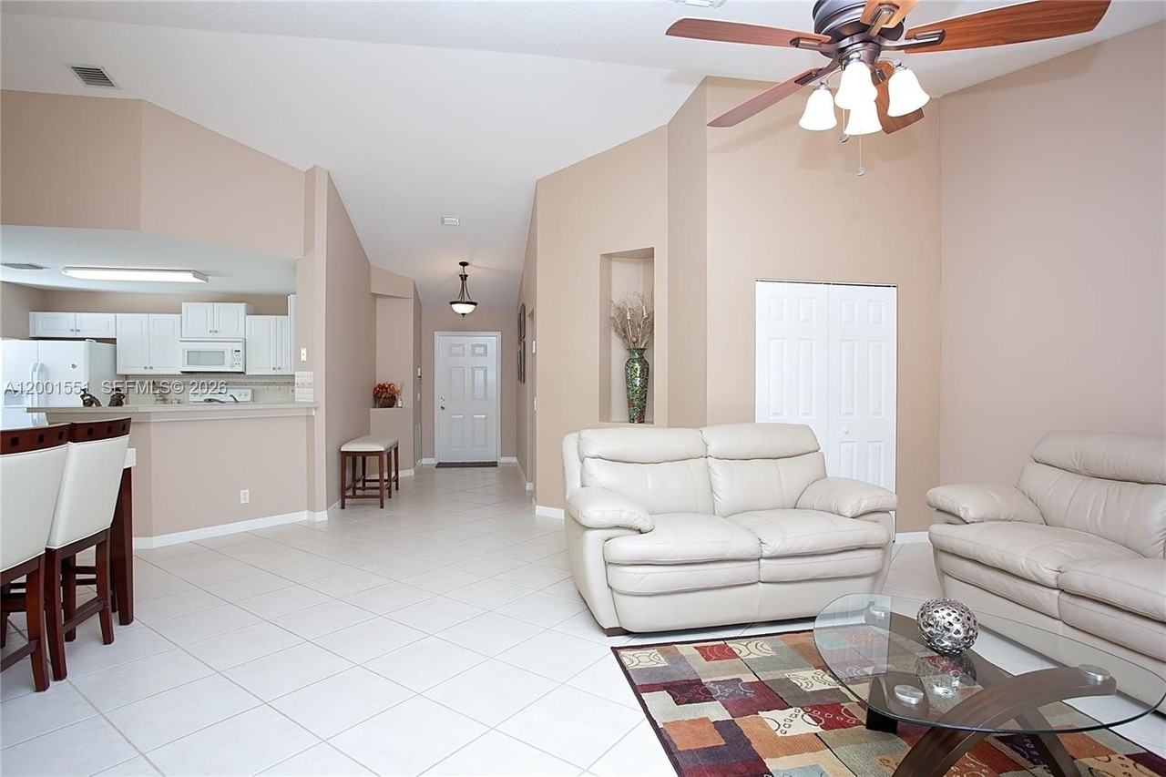 4104 Pine Ridge Ln - Photo 7 of 22