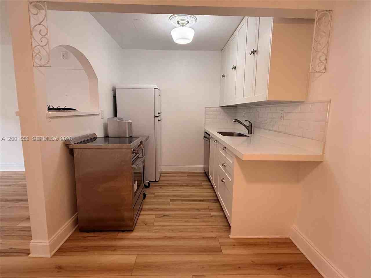 10834 N Kendall Dr #X13 - Photo 2 of 25
