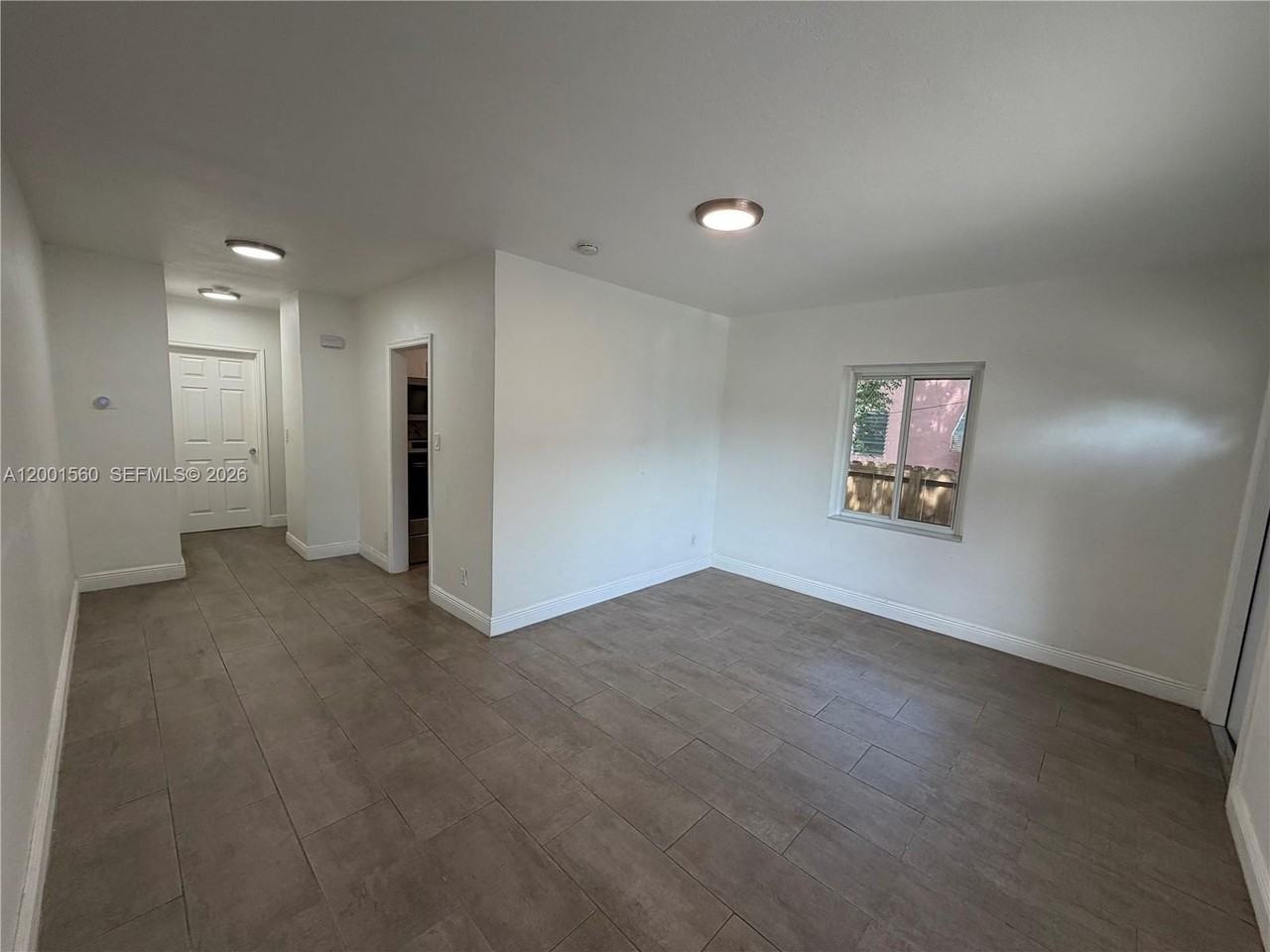 7712 Ne 1st Ct - Photo 3 of 11